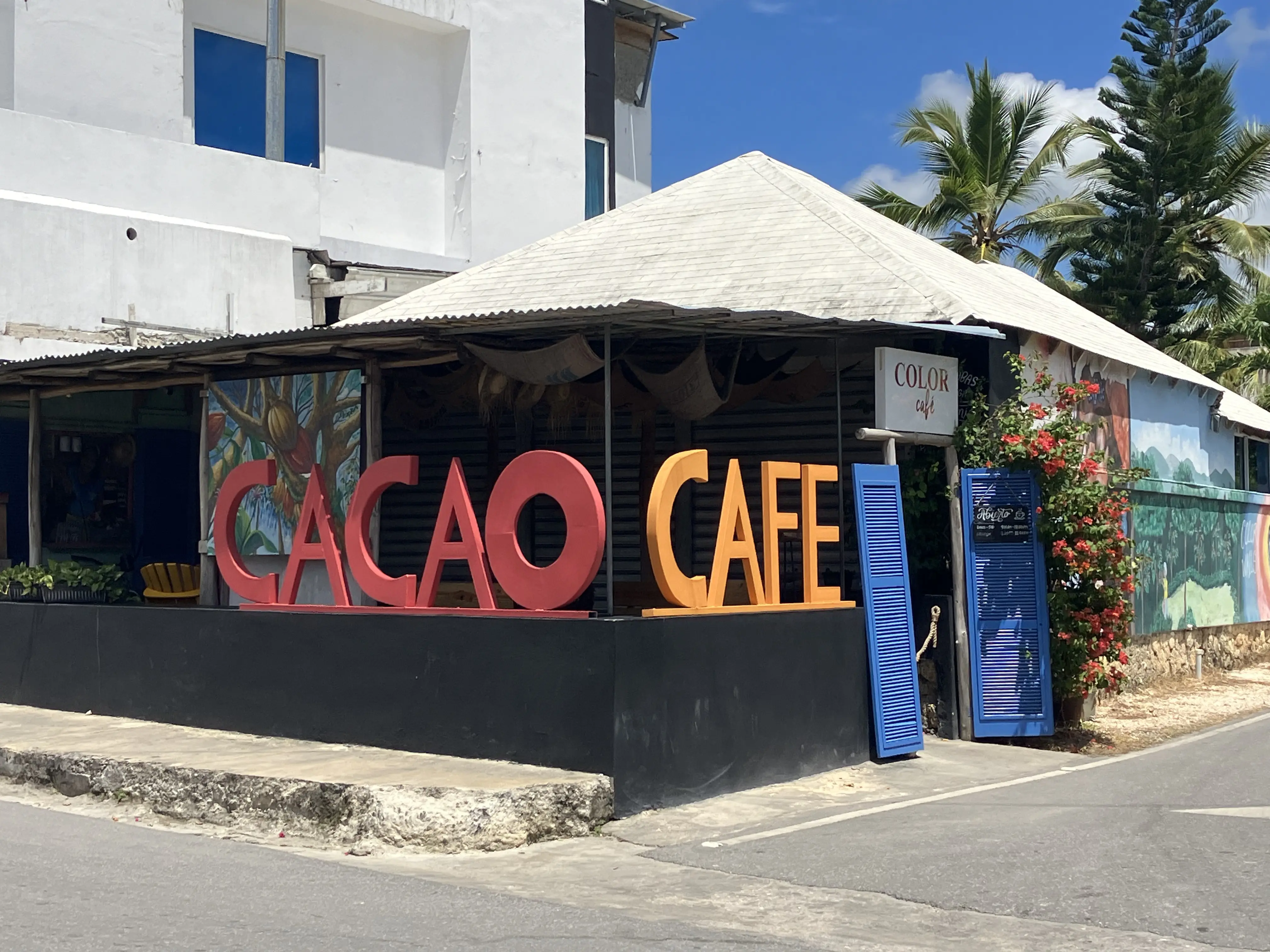 Außenansicht von Color Café in Dominicus