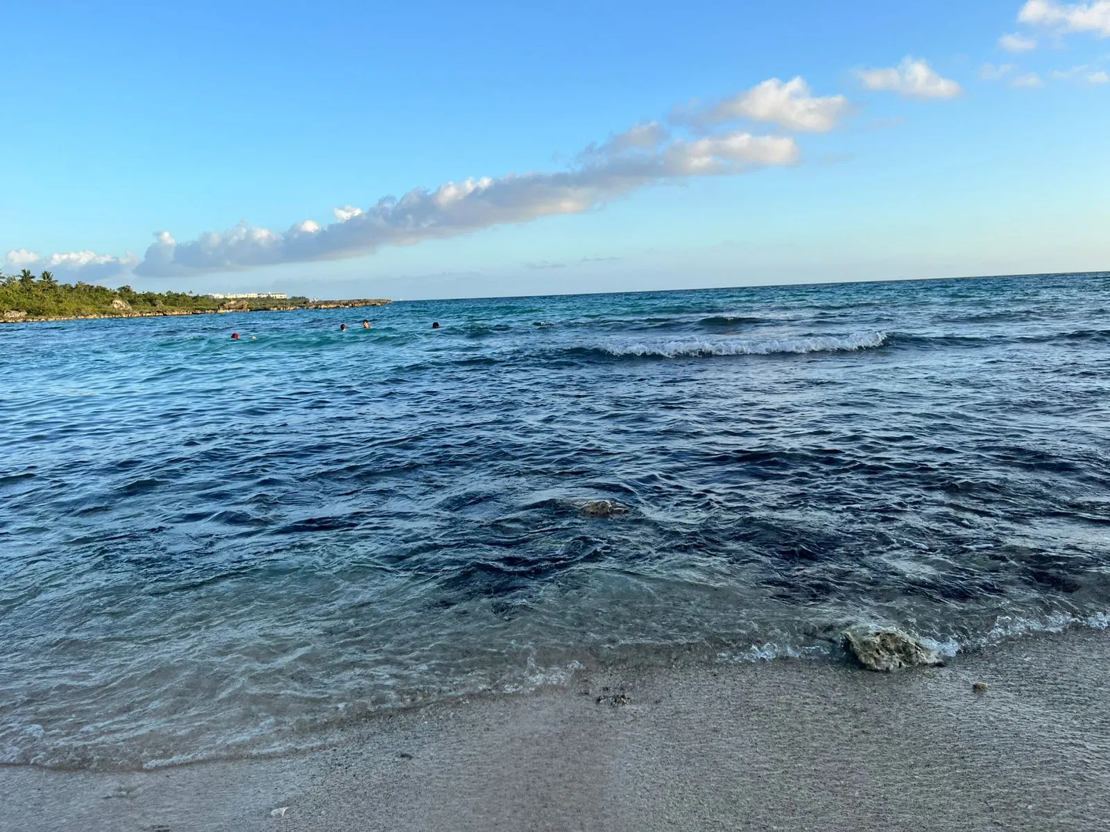 Klares Wasser an der Playa Magallanes