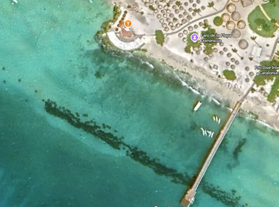 Google-Satellitenbild der Wellenbrecher